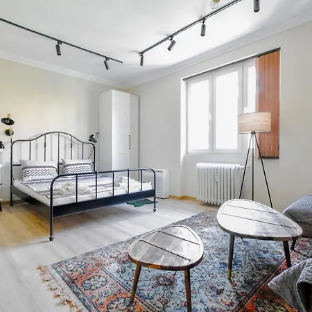 Cozy 2bd Flat In Center With Ac & Balcony By Flat Mаnager *