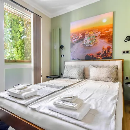 Cozy 2bd Flat In Center With Ac & Balcony By Flat Mаnager