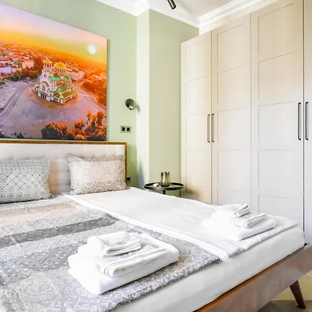 شقة Cozy 2bd Flat In Center With Ac & Balcony By Flat Mаnager *